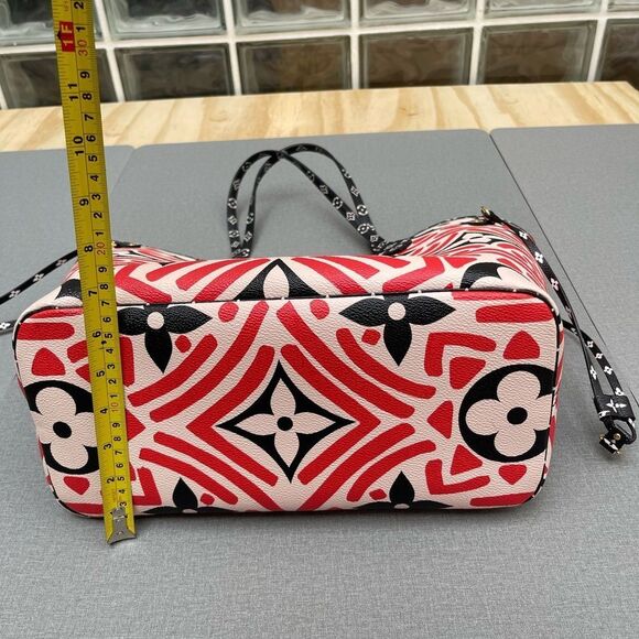 Authentic Louis Vuitton Women's Limited Edition Neverfull MM Geometric Totes - Picture 12 of 14